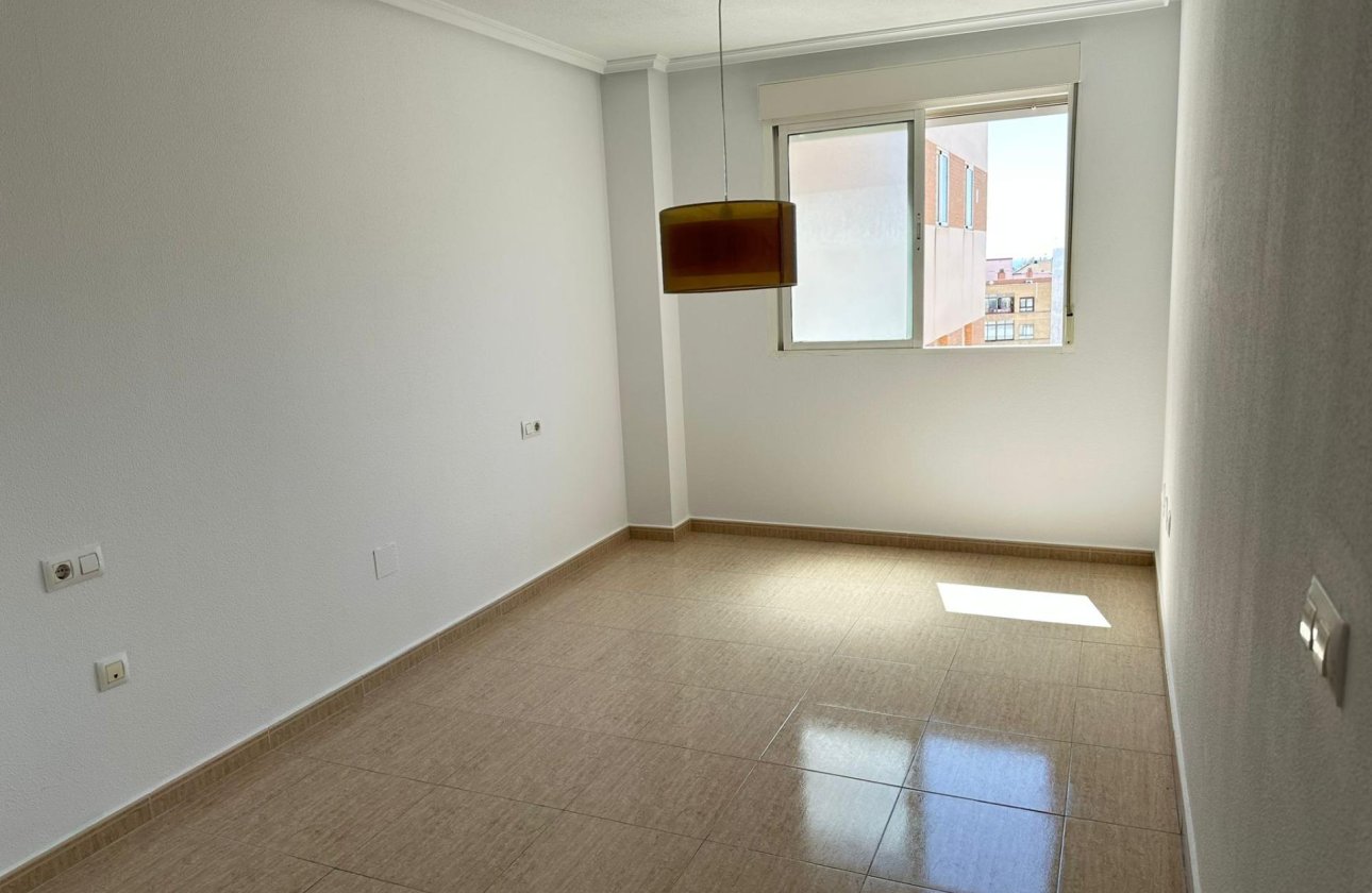 Herverkoop - Appartement -
Torrevieja - Centro