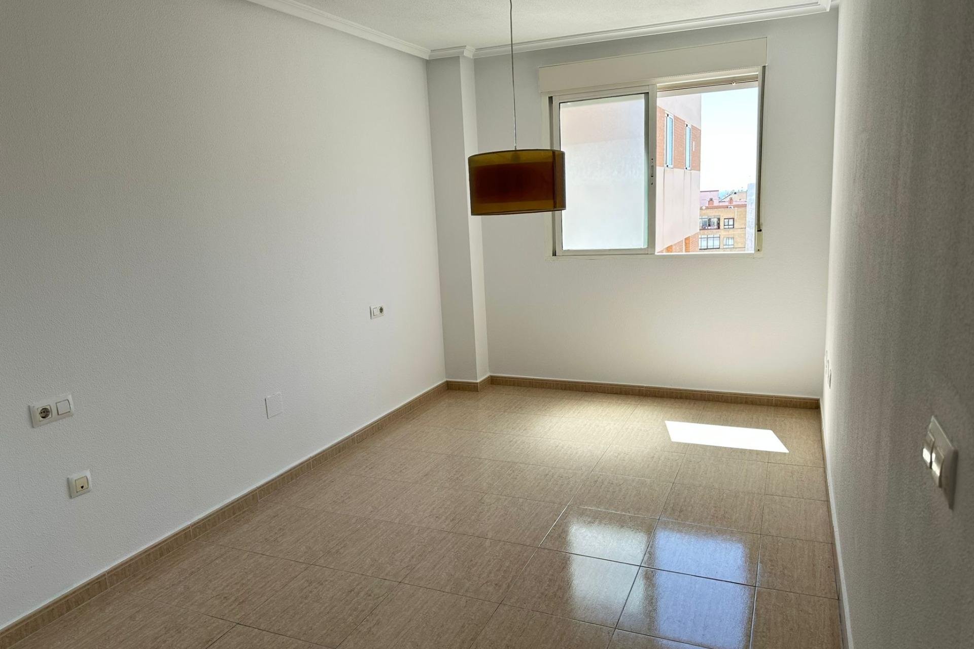 Herverkoop - Appartement -
Torrevieja - Centro