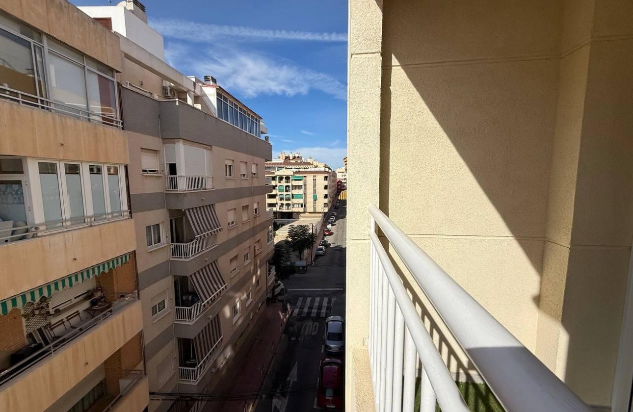 Herverkoop - Appartement -
Torrevieja - Centro