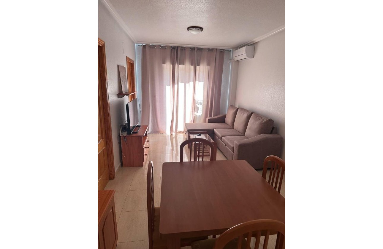 Herverkoop - Appartement -
Torrevieja - Centro