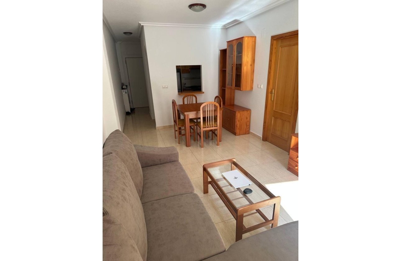 Herverkoop - Appartement -
Torrevieja - Centro