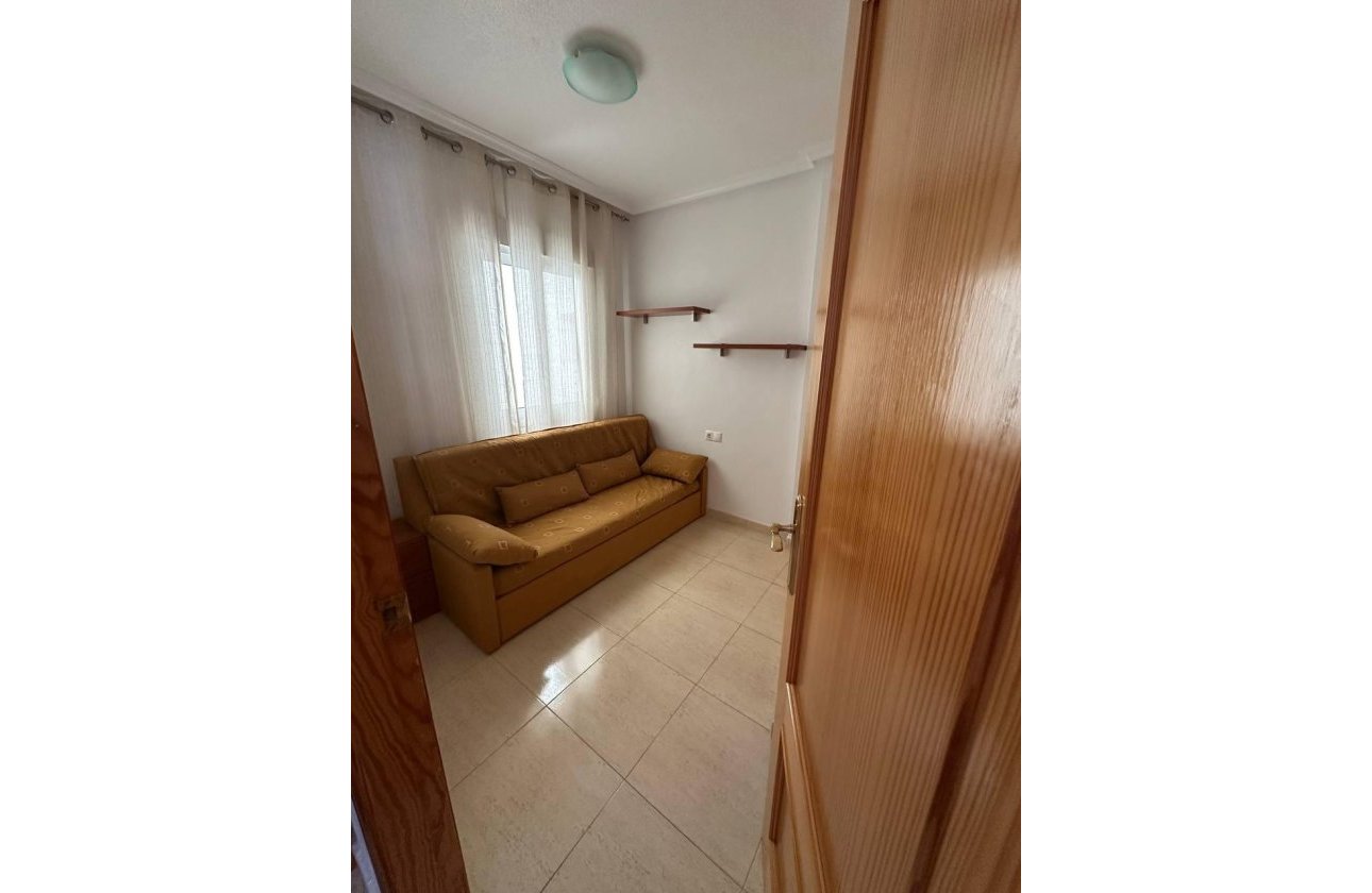 Herverkoop - Appartement -
Torrevieja - Centro