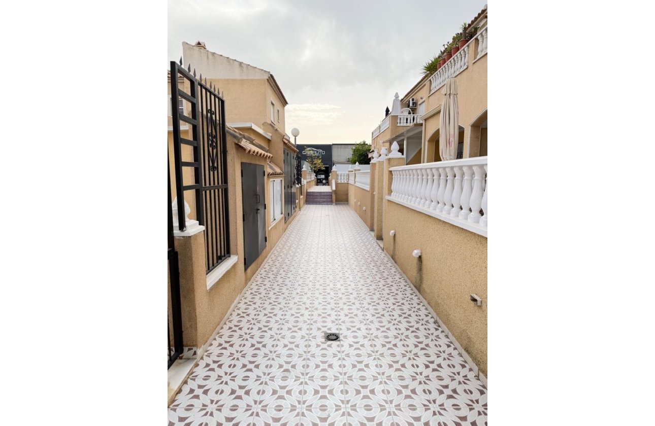 Herverkoop - Appartement -
Torrevieja - Centro
