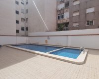 Herverkoop - Appartement -
Torrevieja - Centro
