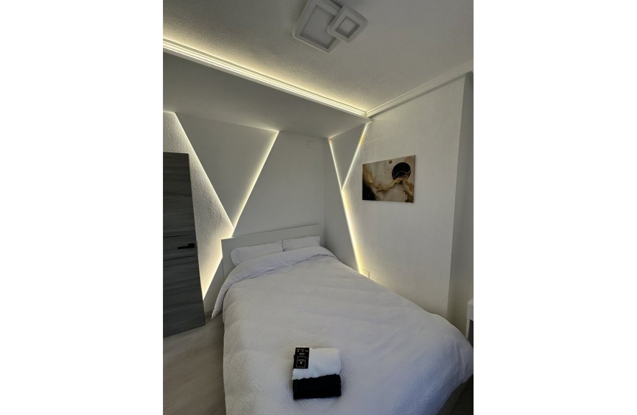 Herverkoop - Appartement -
Torrevieja - Centro