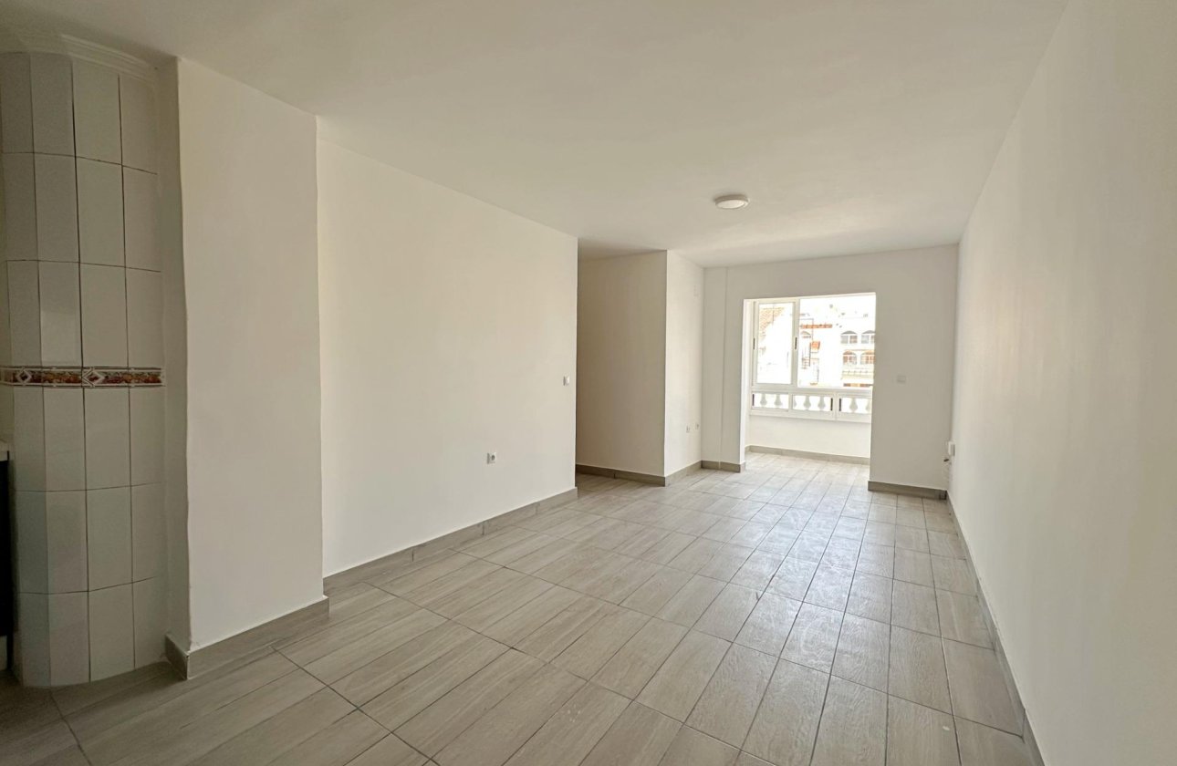 Herverkoop - Appartement -
Torrevieja - Centro