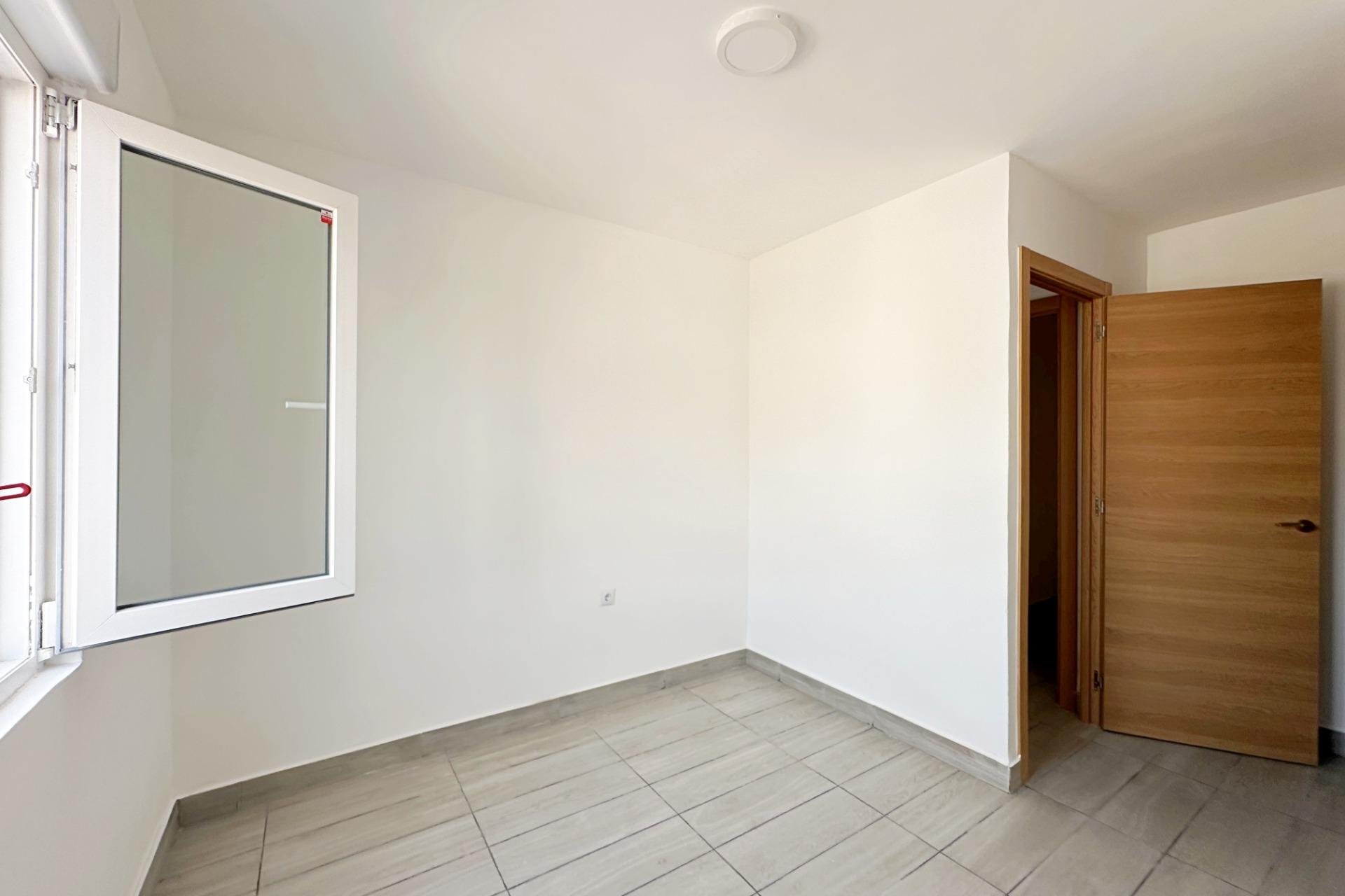 Herverkoop - Appartement -
Torrevieja - Centro