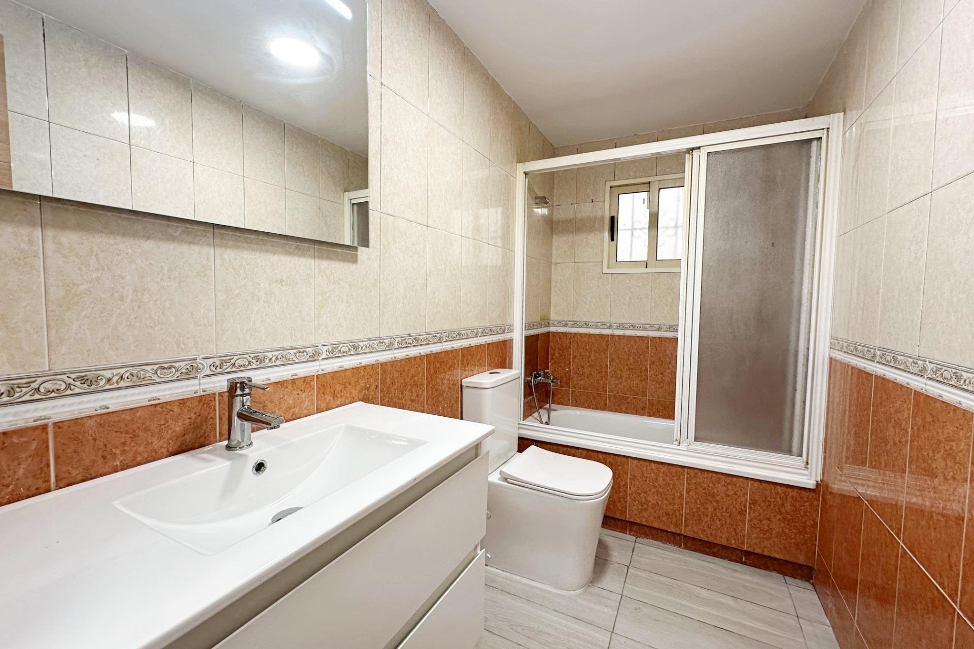 Herverkoop - Appartement -
Torrevieja - Centro