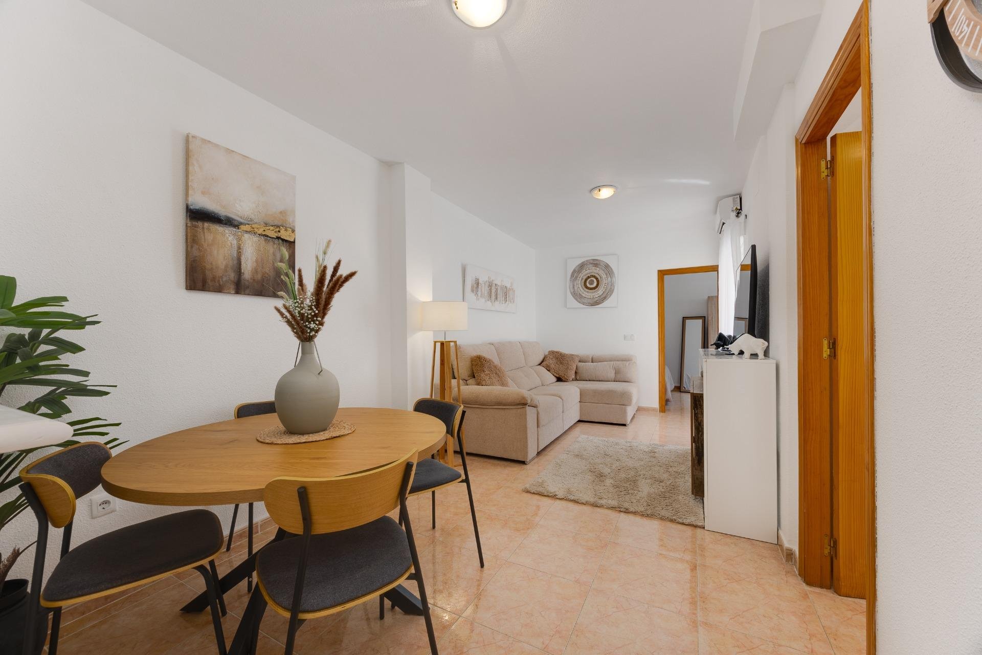 Herverkoop - Appartement -
Torrevieja - Centro