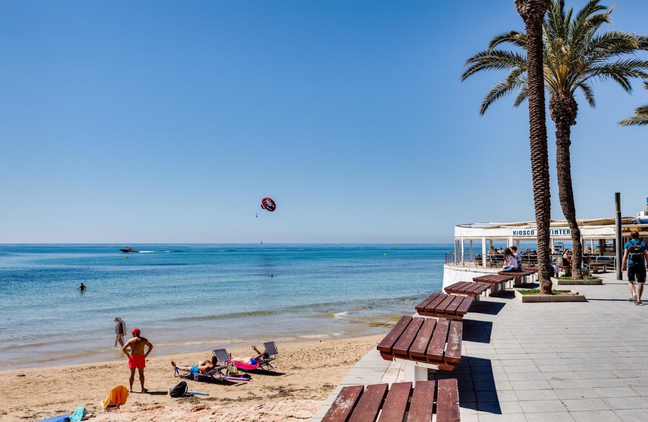 Herverkoop - Appartement -
Torrevieja - Centro