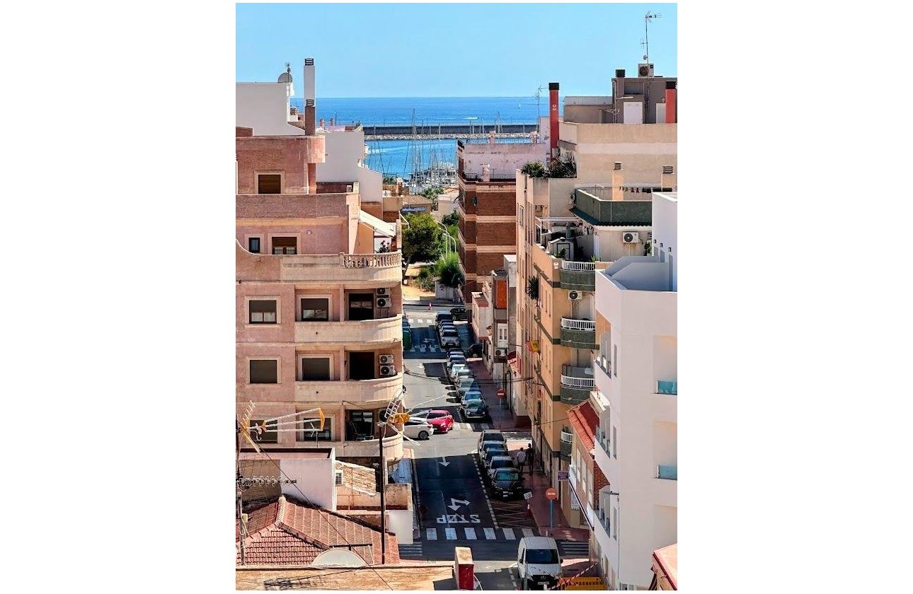 Herverkoop - Appartement -
Torrevieja - Centro