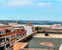Herverkoop - Appartement -
Torrevieja - Centro