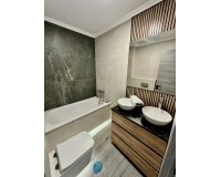 Herverkoop - Appartement -
Torrevieja - Centro