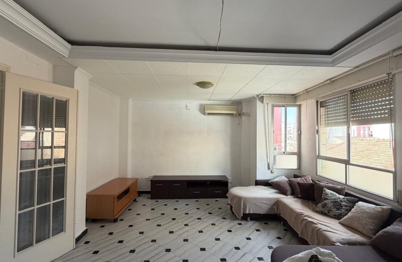 Herverkoop - Appartement -
Torrevieja - Centro
