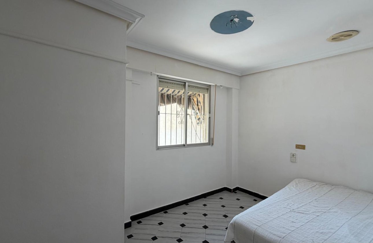 Herverkoop - Appartement -
Torrevieja - Centro