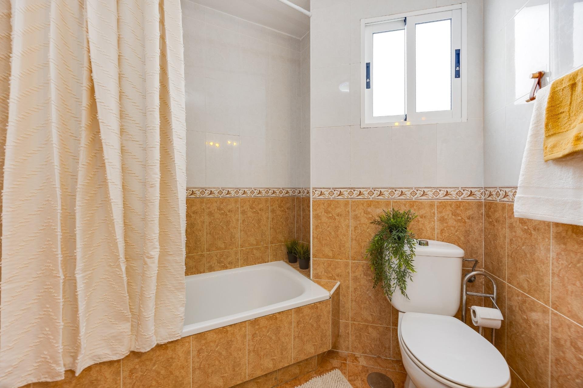 Herverkoop - Appartement -
Torrevieja - Centro