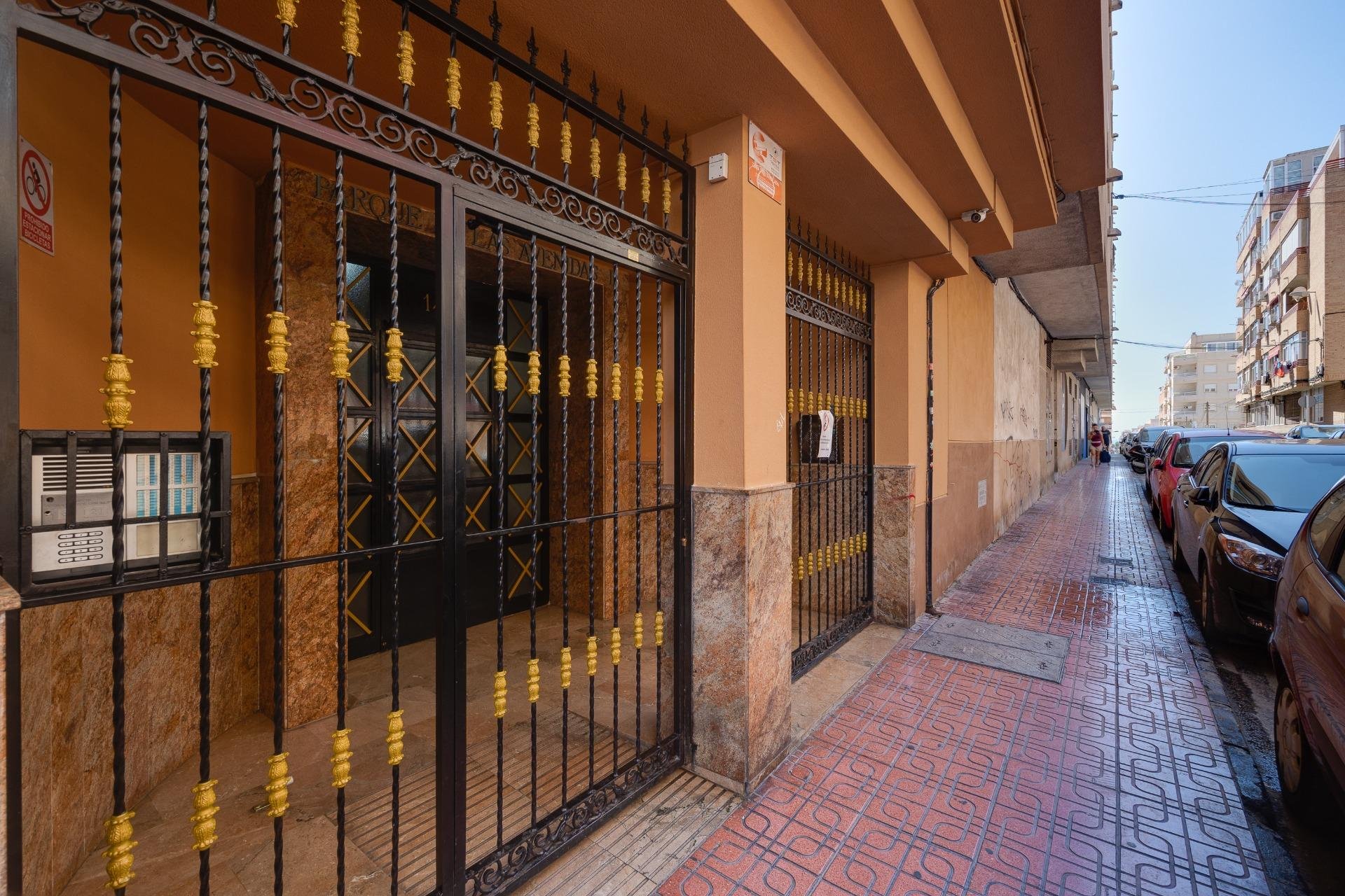 Herverkoop - Appartement -
Torrevieja - Centro