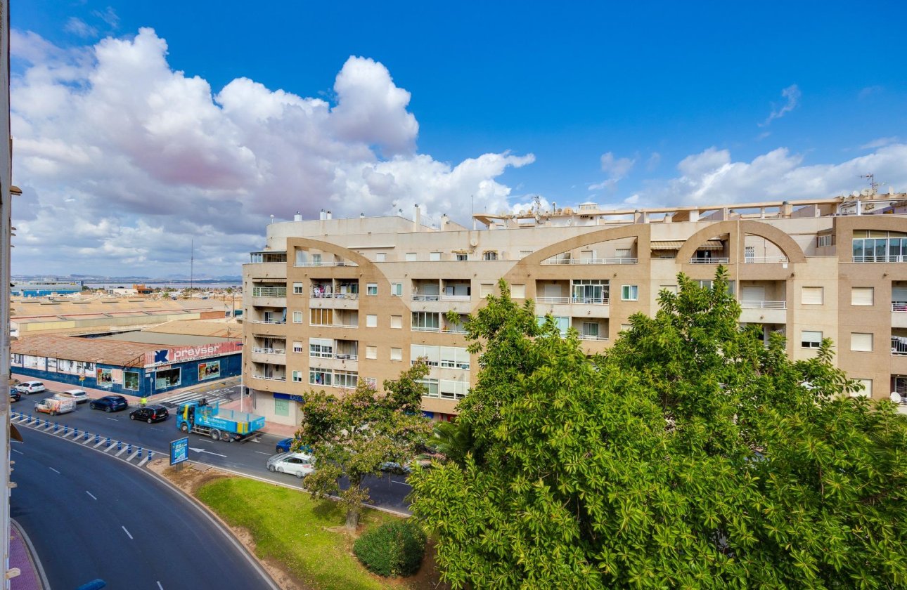 Herverkoop - Appartement -
Torrevieja - Centro