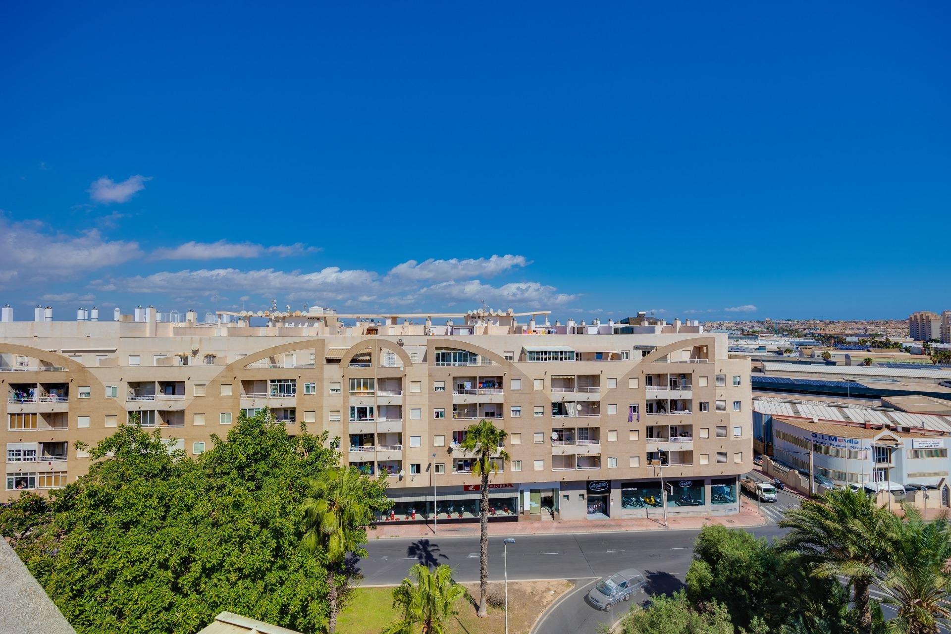 Herverkoop - Appartement -
Torrevieja - Centro