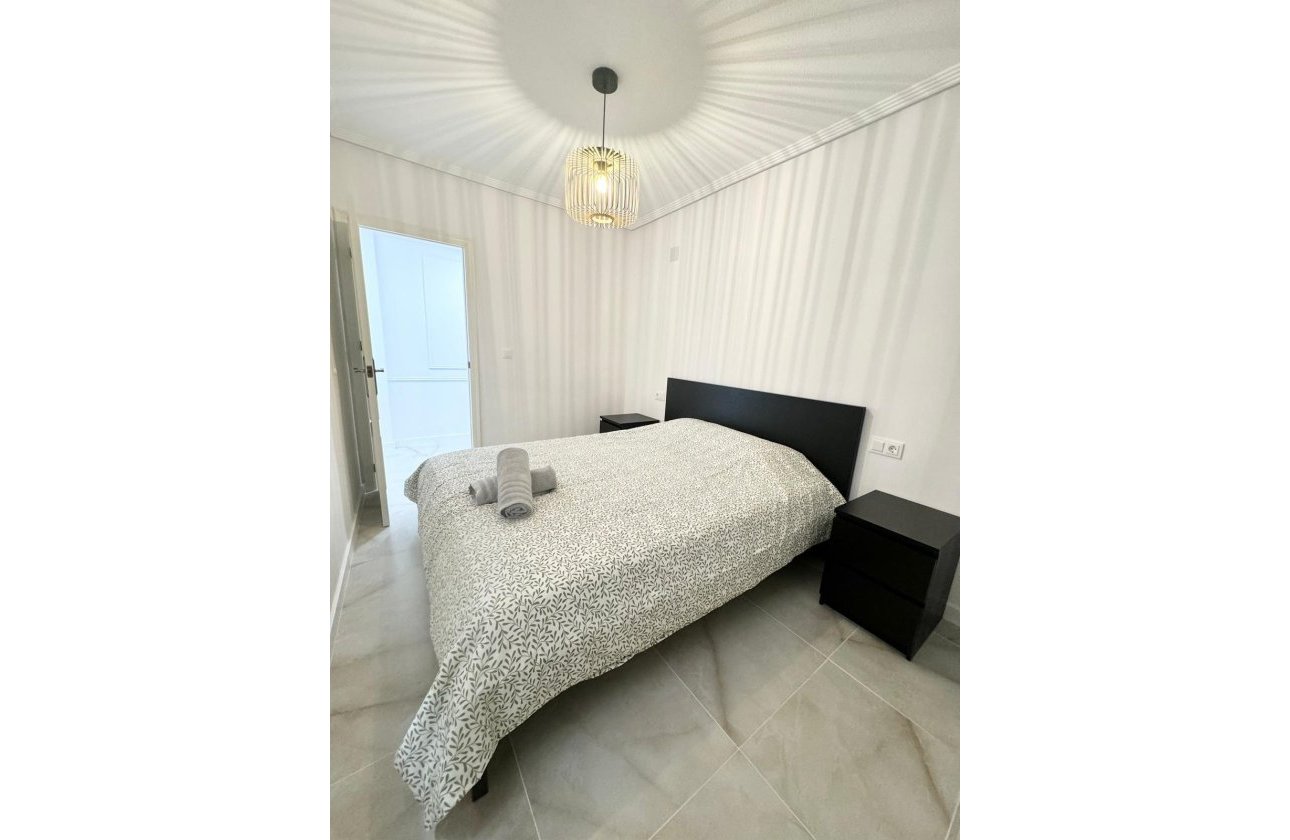 Herverkoop - Appartement -
Torrevieja - Centro