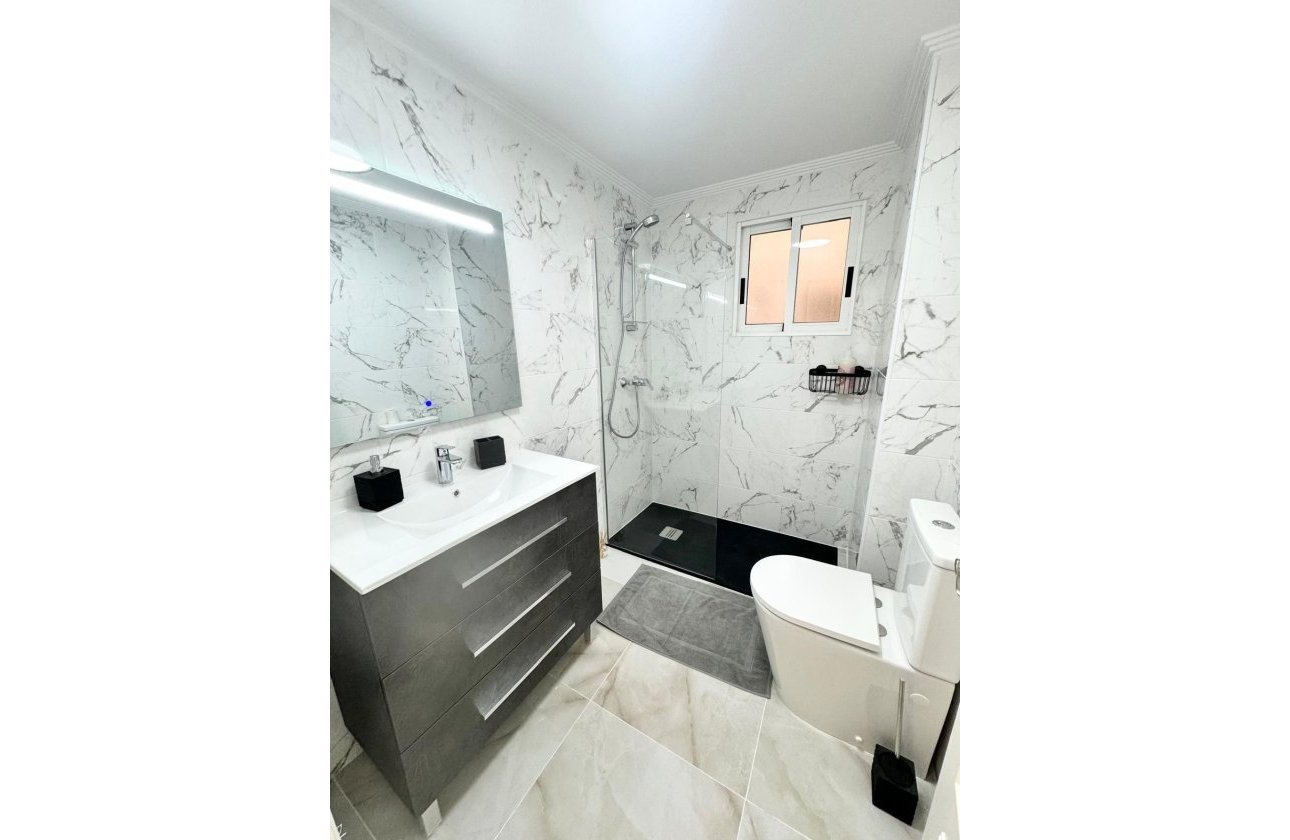 Herverkoop - Appartement -
Torrevieja - Centro
