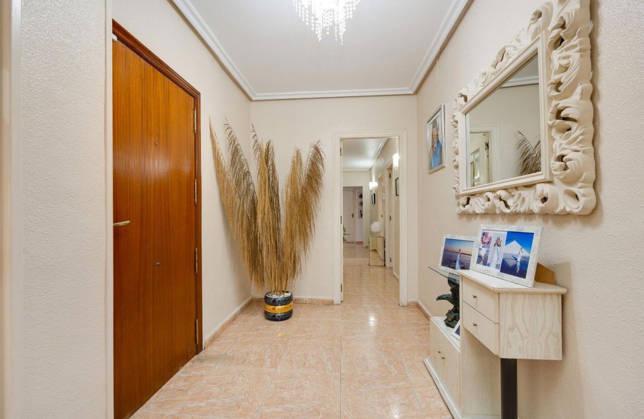 Herverkoop - Appartement -
Torrevieja - Centro