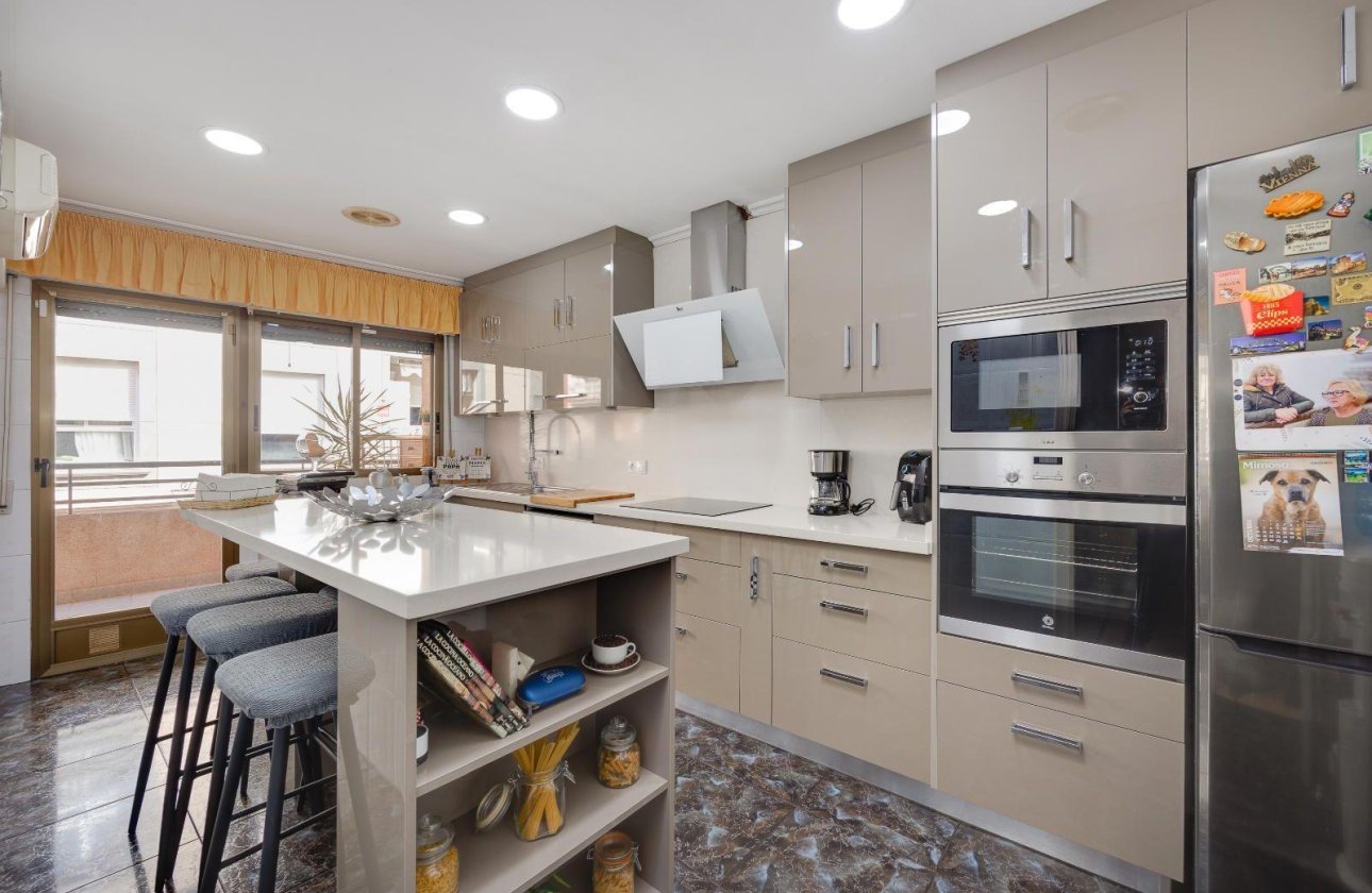 Herverkoop - Appartement -
Torrevieja - Centro
