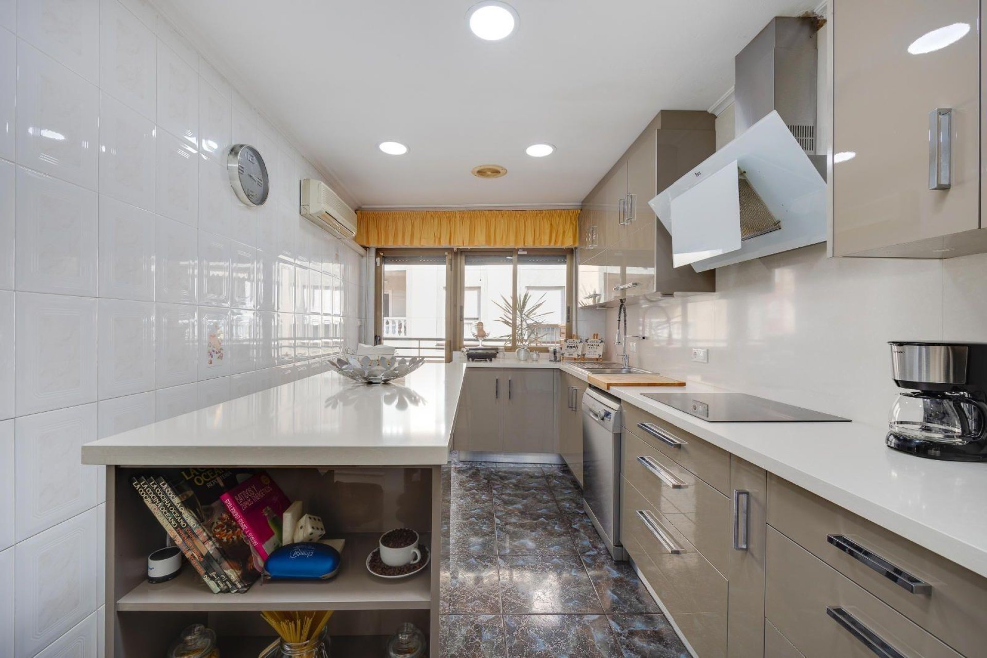 Herverkoop - Appartement -
Torrevieja - Centro