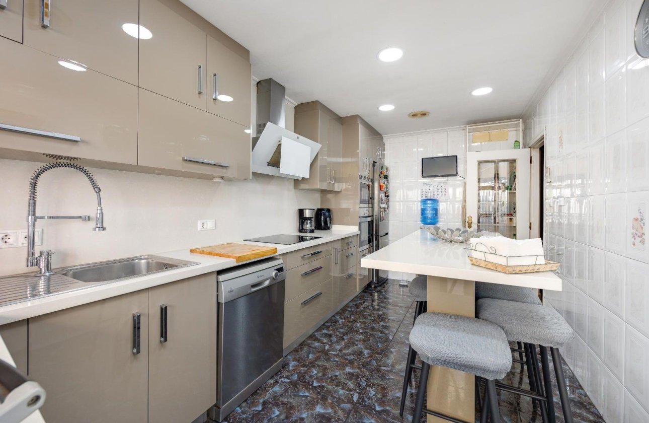 Herverkoop - Appartement -
Torrevieja - Centro
