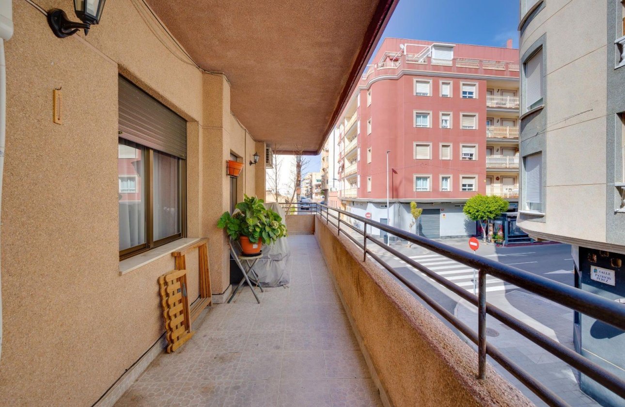 Herverkoop - Appartement -
Torrevieja - Centro