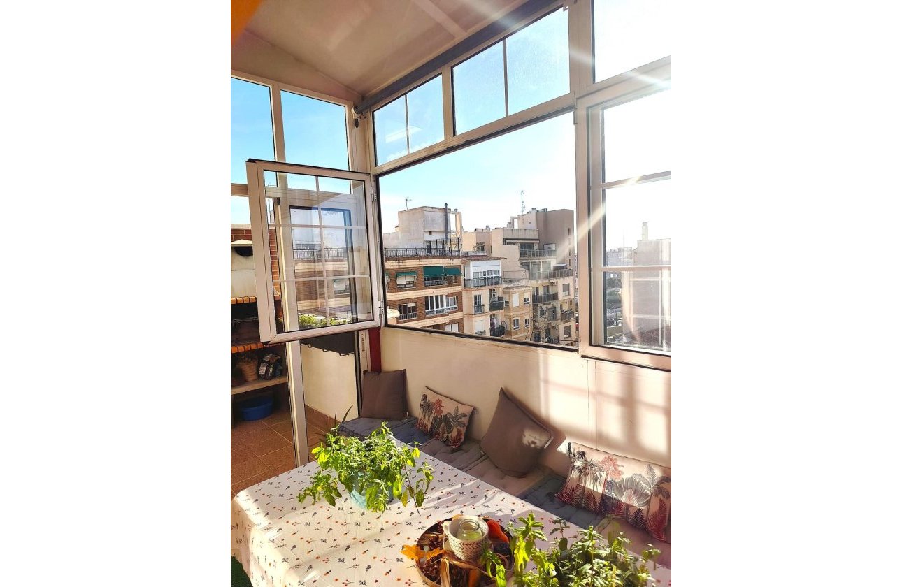 Herverkoop - Appartement -
Torrevieja - Centro
