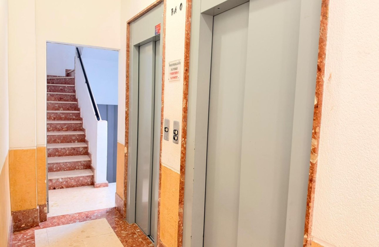 Herverkoop - Appartement -
Torrevieja - Centro