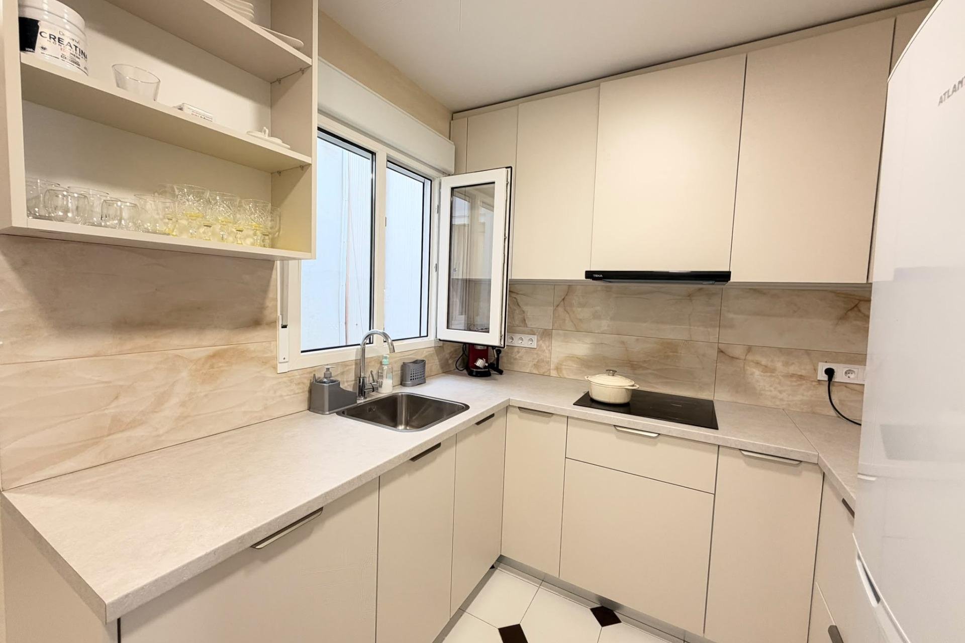 Herverkoop - Appartement -
Torrevieja - Centro