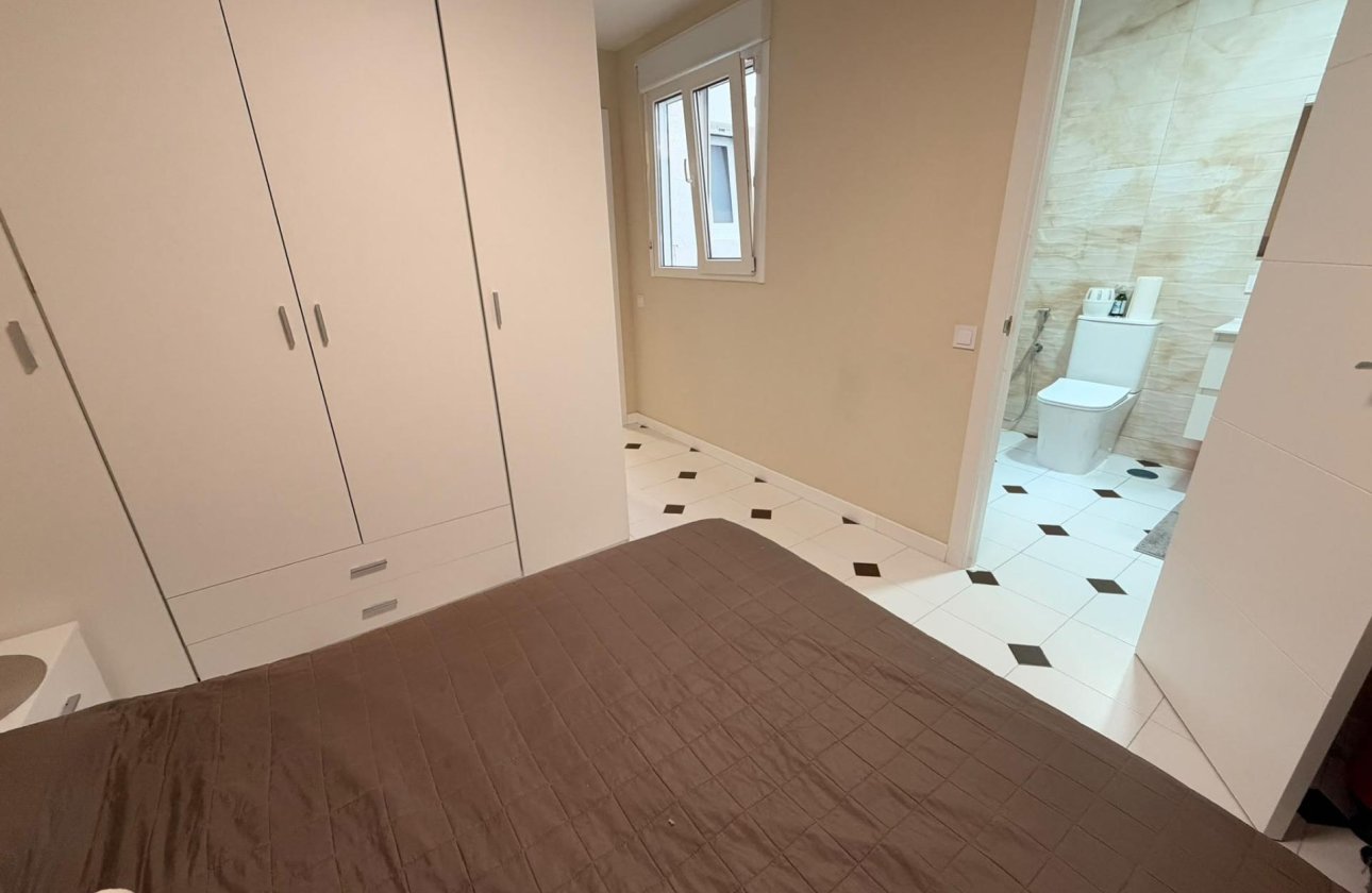 Herverkoop - Appartement -
Torrevieja - Centro