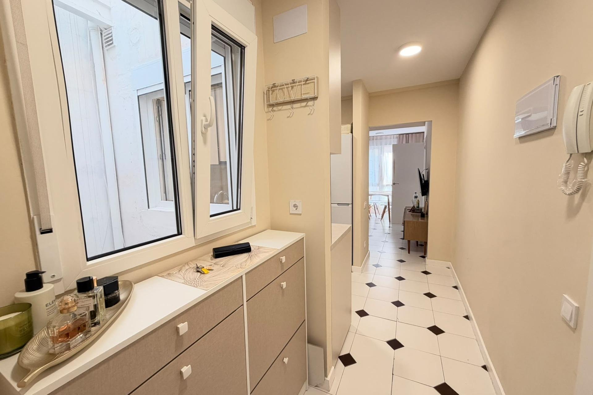 Herverkoop - Appartement -
Torrevieja - Centro