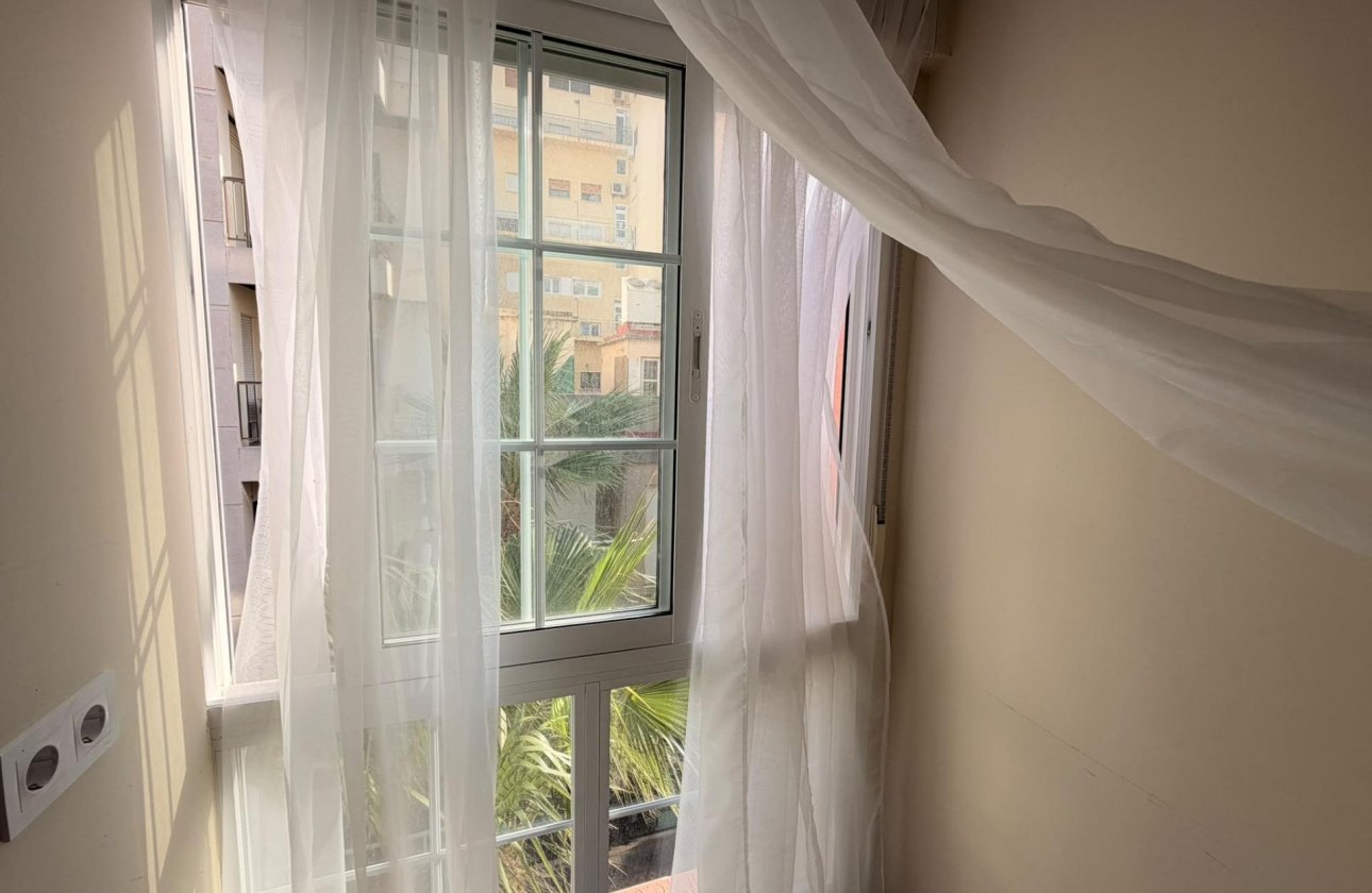 Herverkoop - Appartement -
Torrevieja - Centro