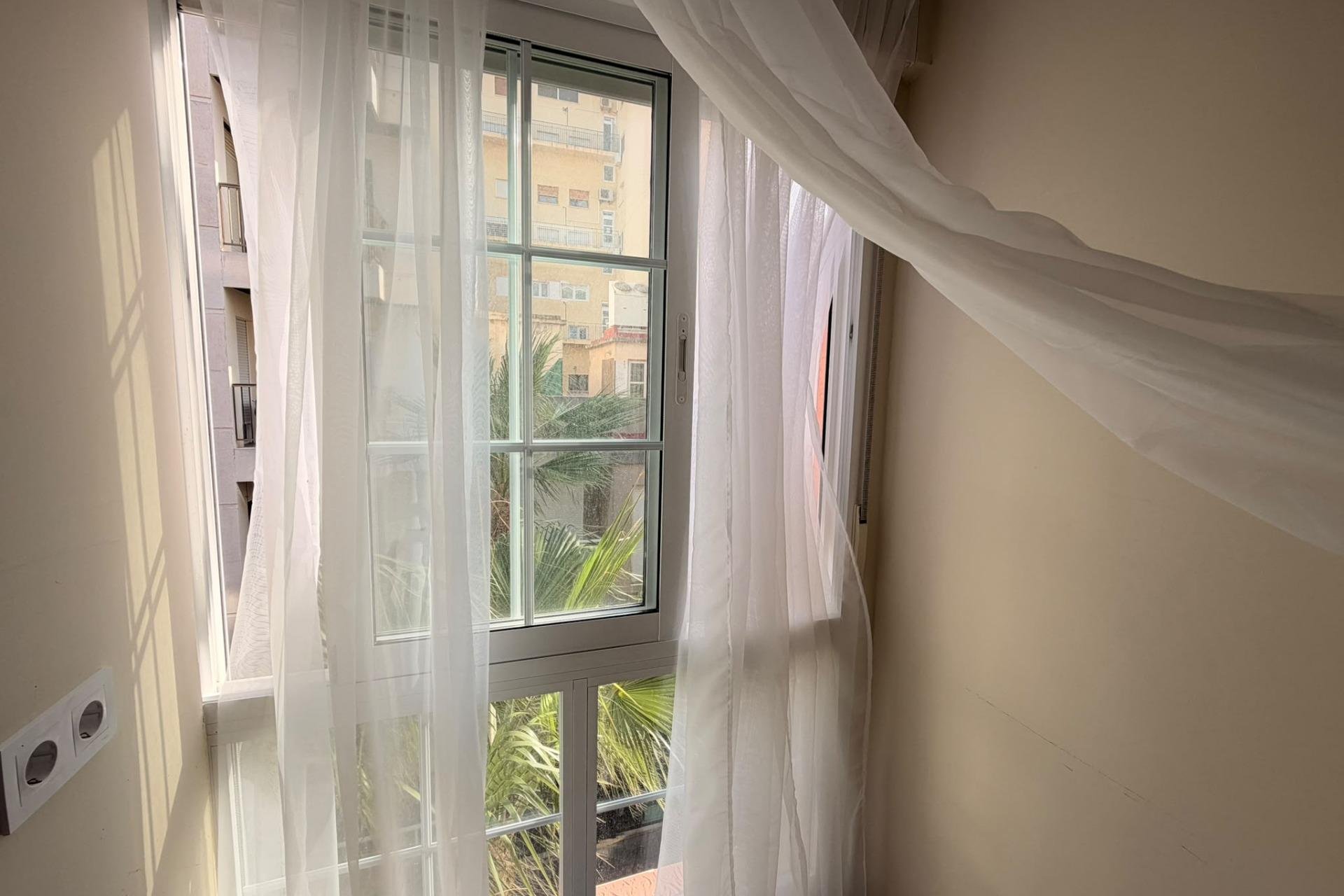 Herverkoop - Appartement -
Torrevieja - Centro