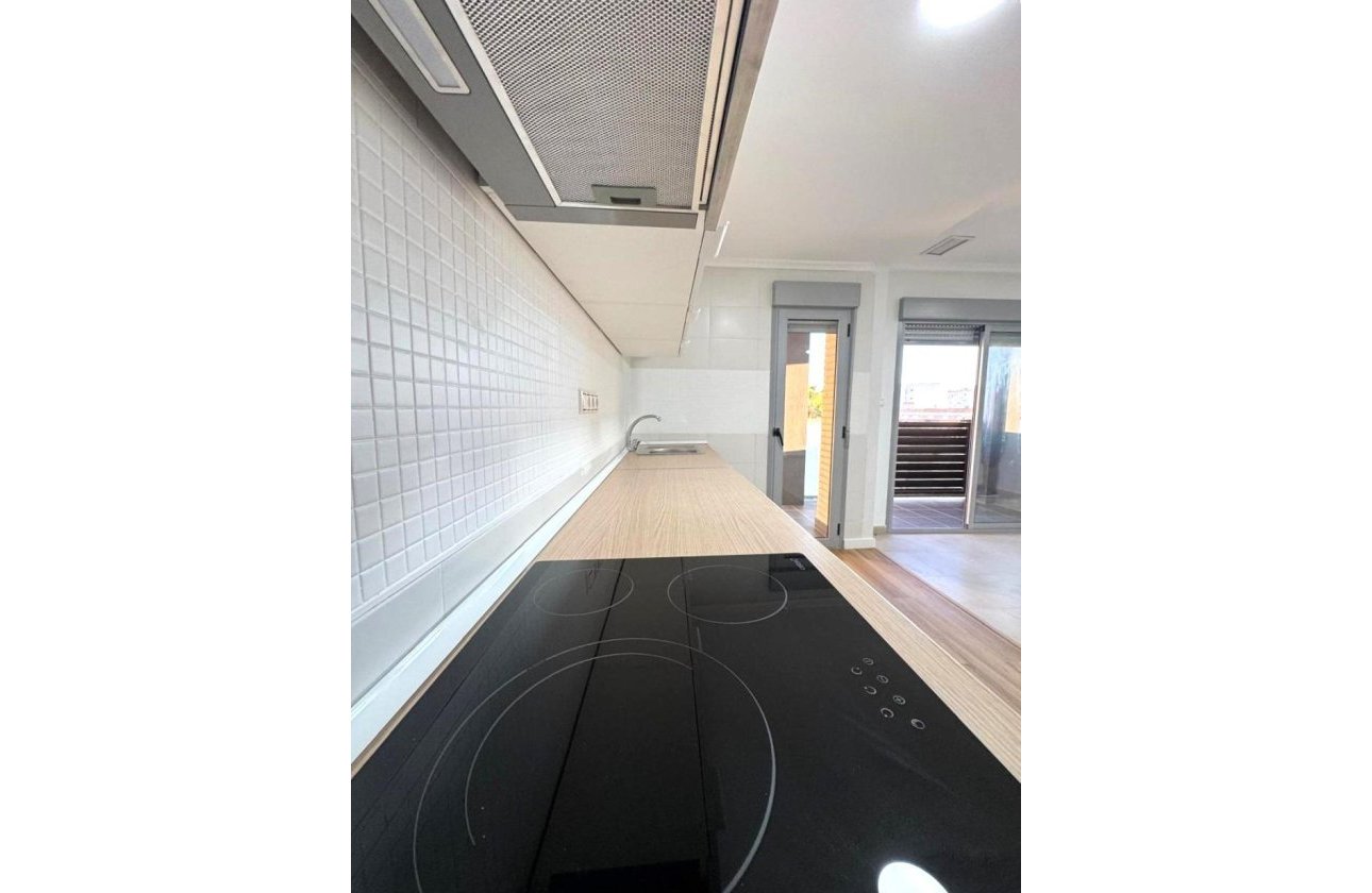 Herverkoop - Appartement -
Torrevieja - Centro