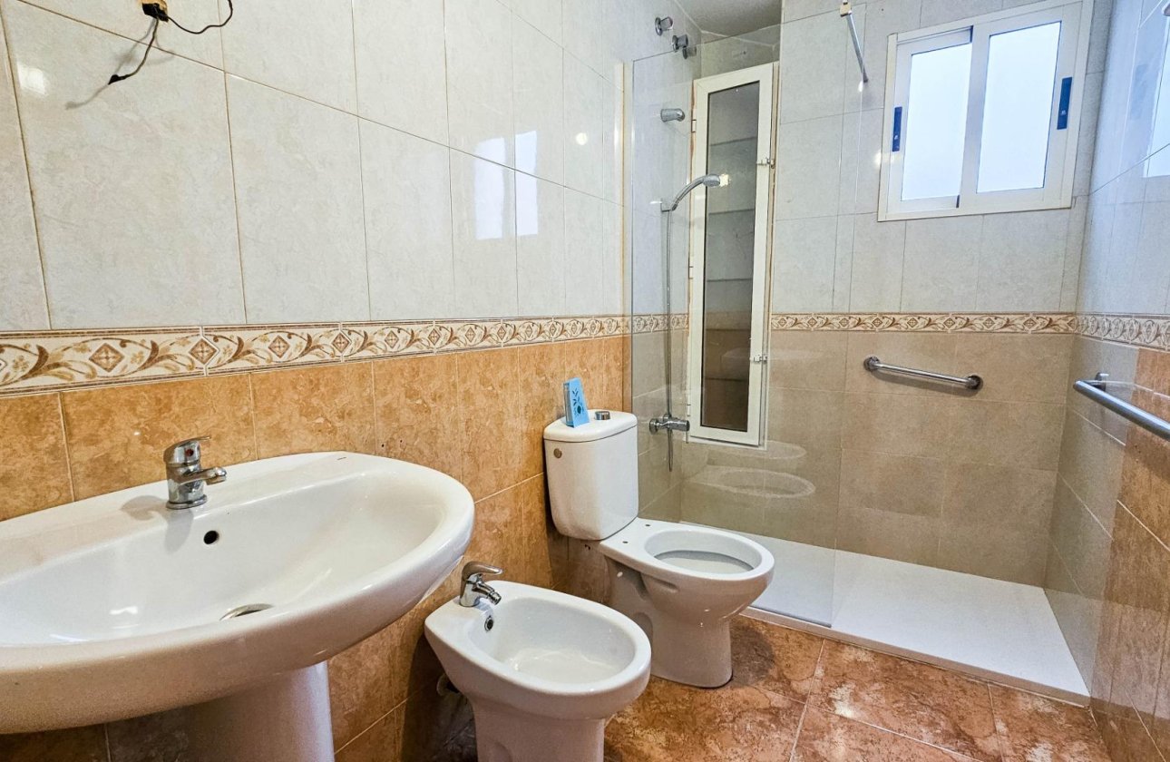 Herverkoop - Appartement -
Torrevieja - Centro