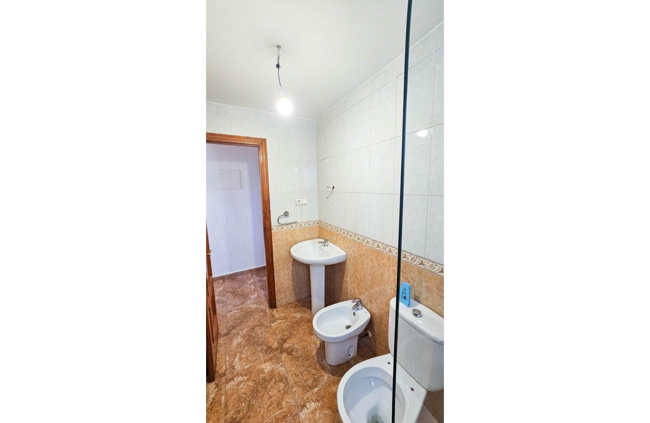 Herverkoop - Appartement -
Torrevieja - Centro