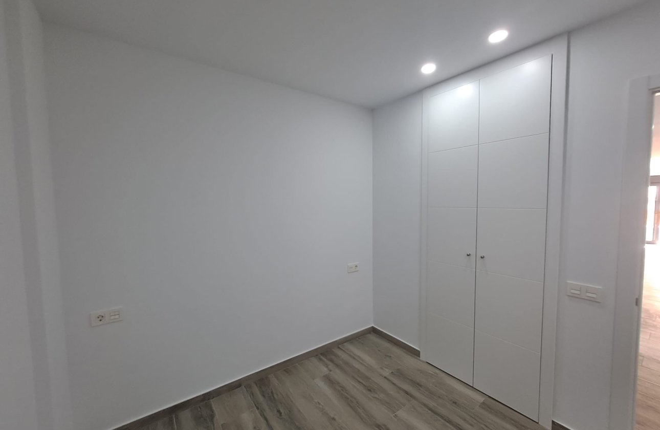 Herverkoop - Appartement -
Torrevieja - Costa Blanca