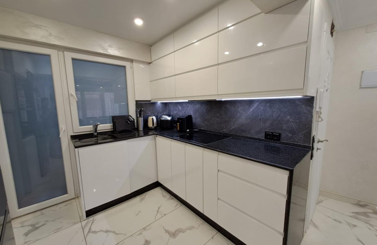 Herverkoop - Appartement -
Torrevieja - Costa Blanca