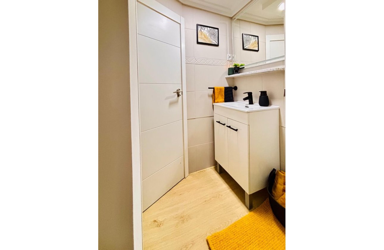 Herverkoop - Appartement -
Torrevieja - Costa Blanca