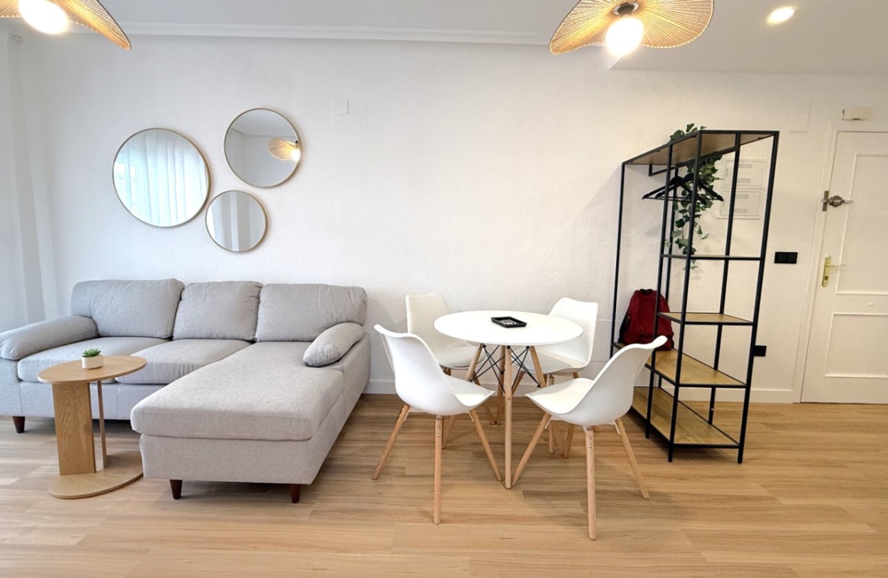 Herverkoop - Appartement -
Torrevieja - Costa Blanca