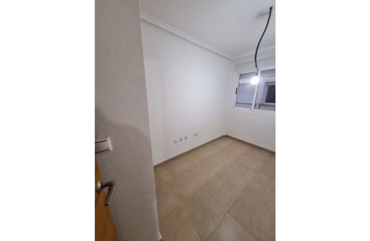 Herverkoop - Appartement -
Torrevieja - Costa Blanca
