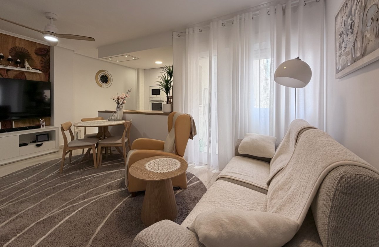 Herverkoop - Appartement -
Torrevieja - Costa Blanca