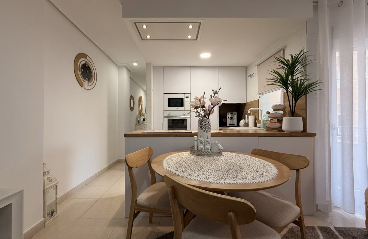 Herverkoop - Appartement -
Torrevieja - Costa Blanca