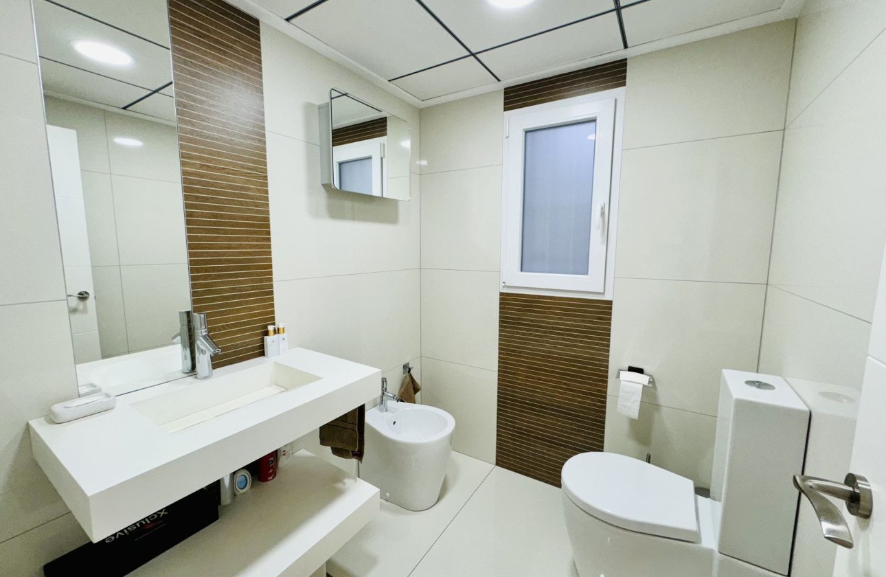 Herverkoop - Appartement -
Torrevieja - Costa Blanca