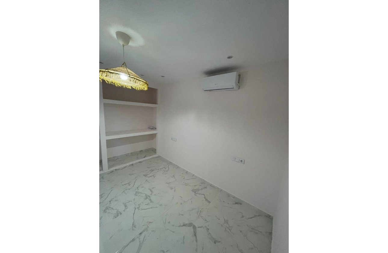 Herverkoop - Appartement -
Torrevieja - Costa Blanca