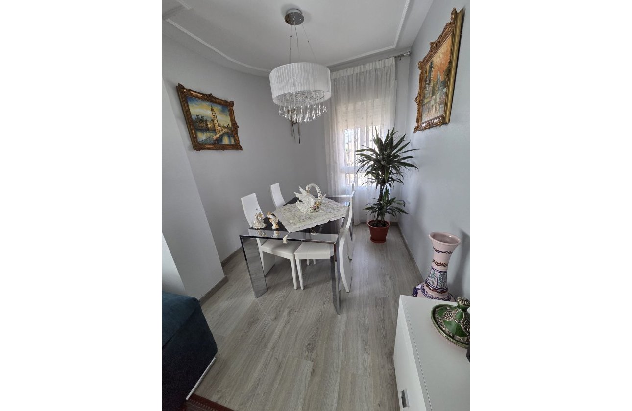 Herverkoop - Appartement -
Torrevieja - Costa Blanca